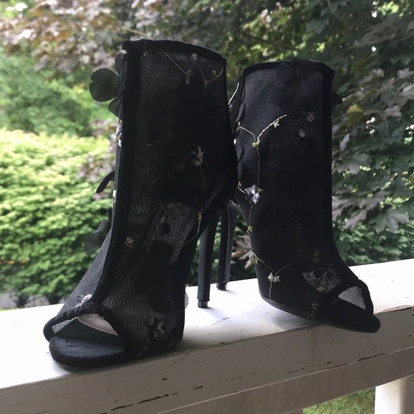 Shoes - Black Heels See-through Floral Fabric